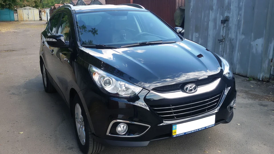 Hyundai ix35 Чорний металік, 2.0 2