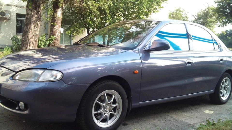 Hyundai Lantra 4