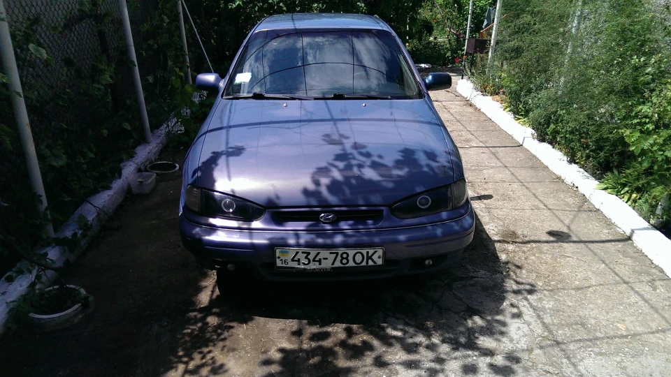 Hyundai Lantra 1.6 GLS 3