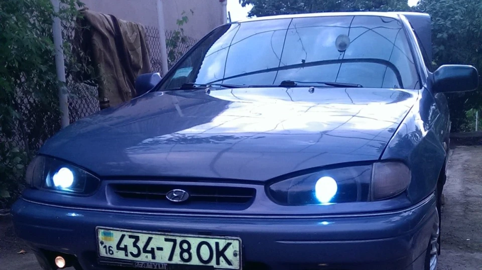 Hyundai Lantra 1.6 GLS 4