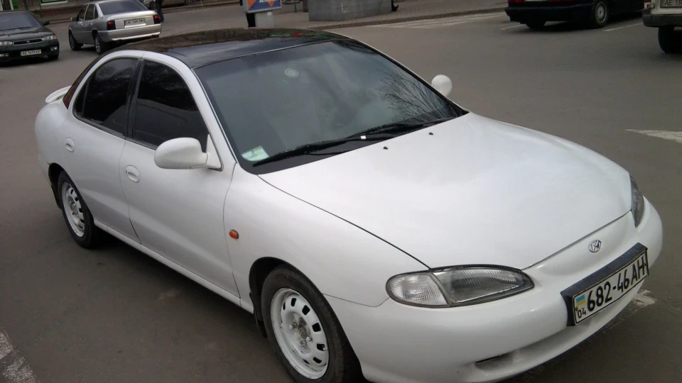 Hyundai Lantra 1,8 GLS, 3