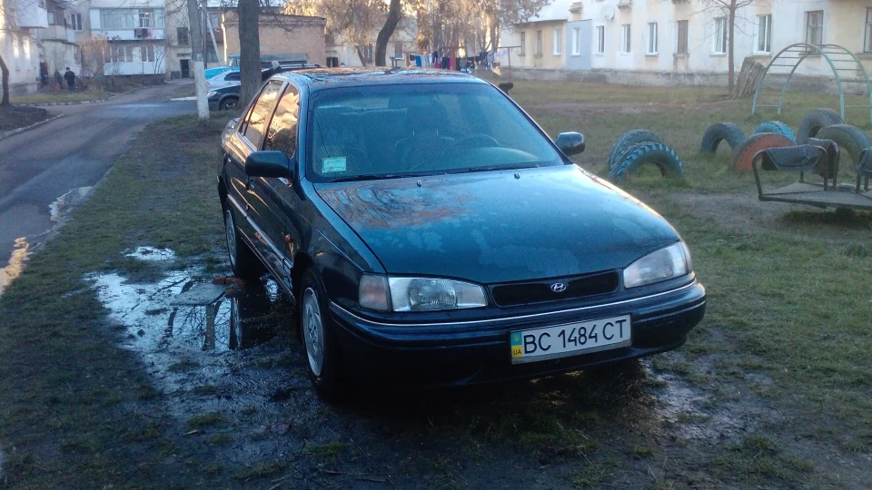 Hyundai Lantra 1.8 gls 2