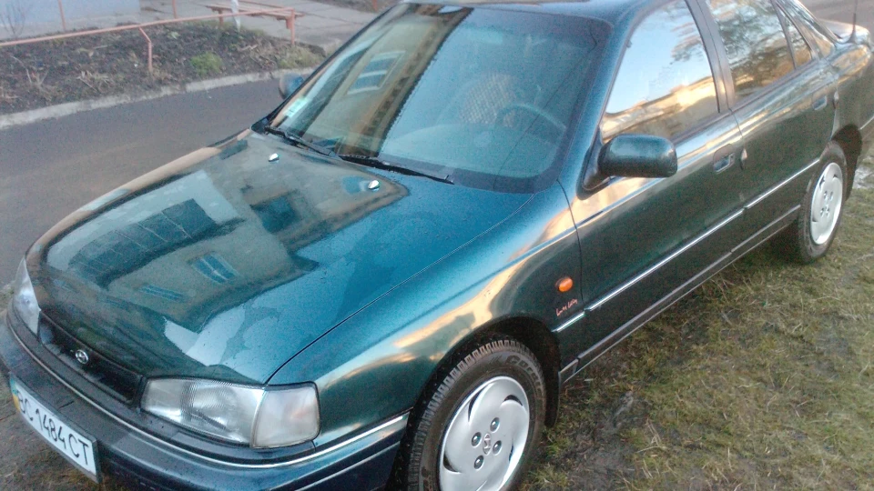 Hyundai Lantra 1.8 gls 4