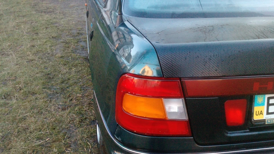 Hyundai Lantra 1.8 gls 5