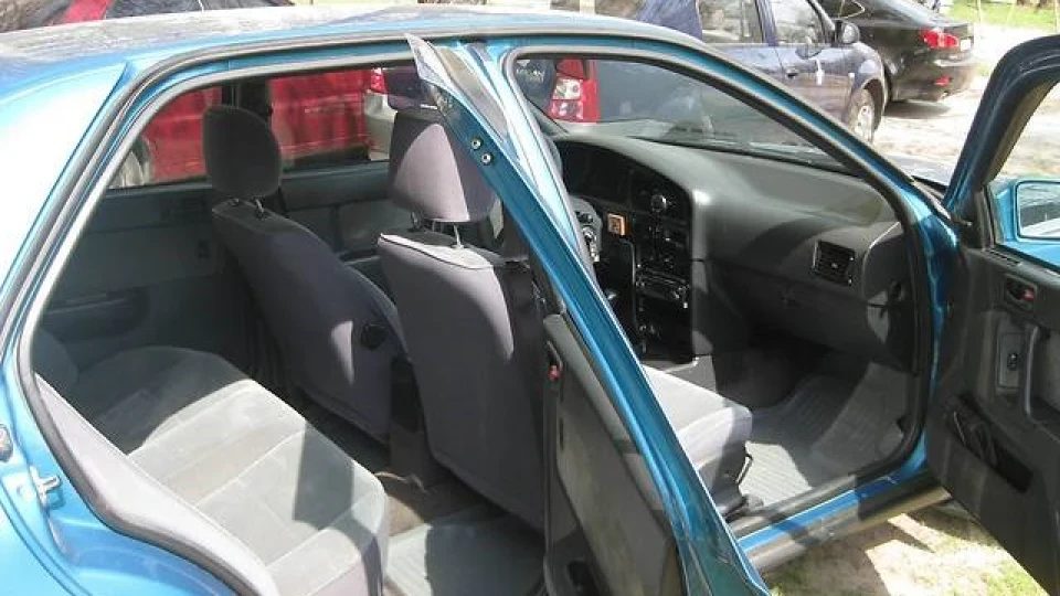 Hyundai Lantra GLSi 4