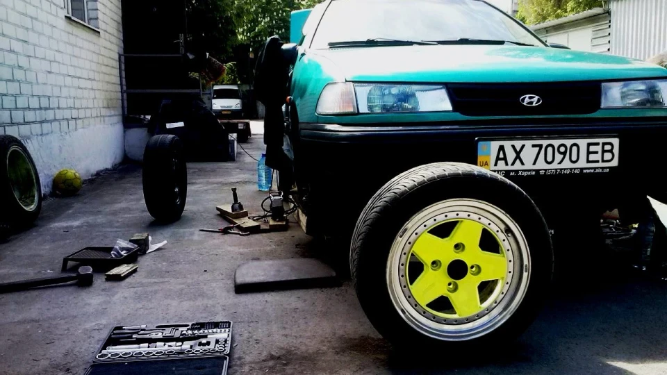 Hyundai Pony 2
