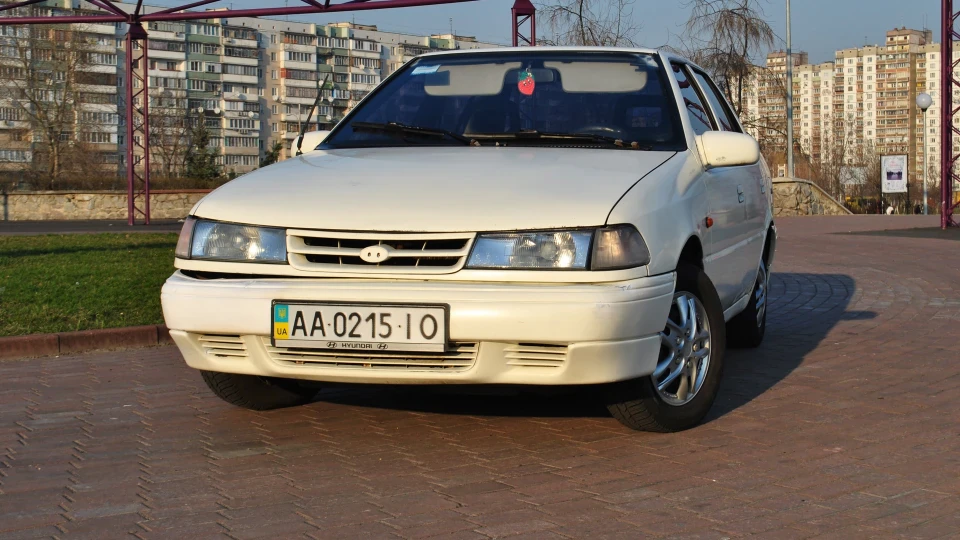 Hyundai Pony 4