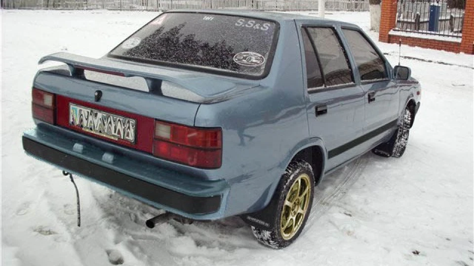 Hyundai Pony XP 3
