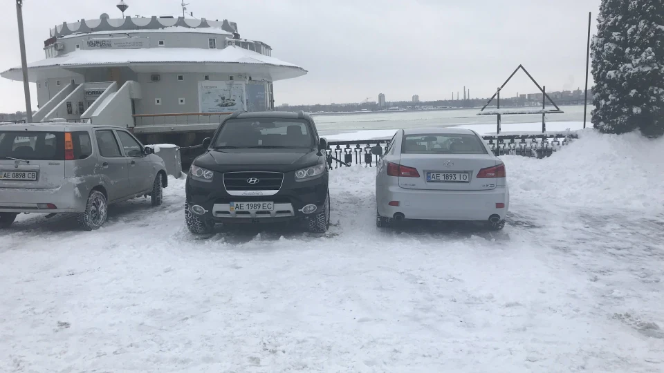 Hyundai Santa Fe 2.7 Бегомотик)