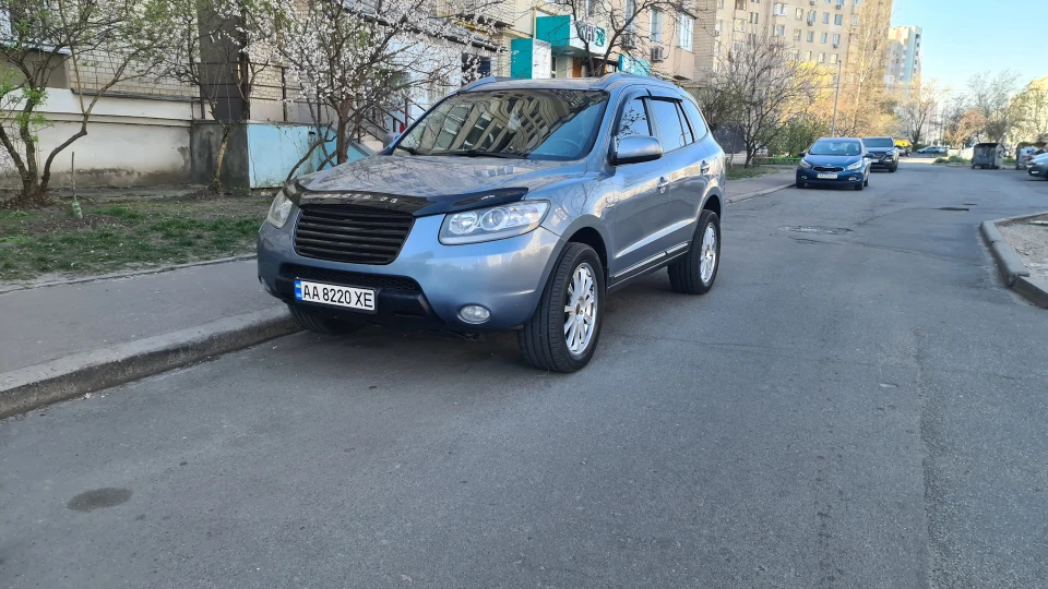 Hyundai Santa Fe 2.7 літра