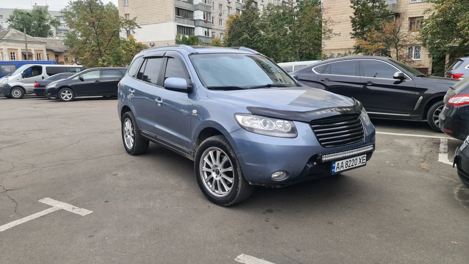 Hyundai Santa Fe 2.7 літра 2