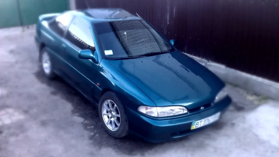 Hyundai Scoupe 4