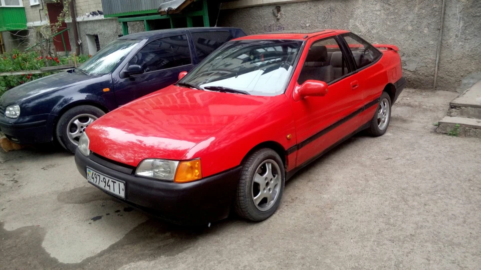 Hyundai Scoupe 2