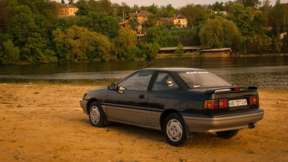 Hyundai Scoupe 4