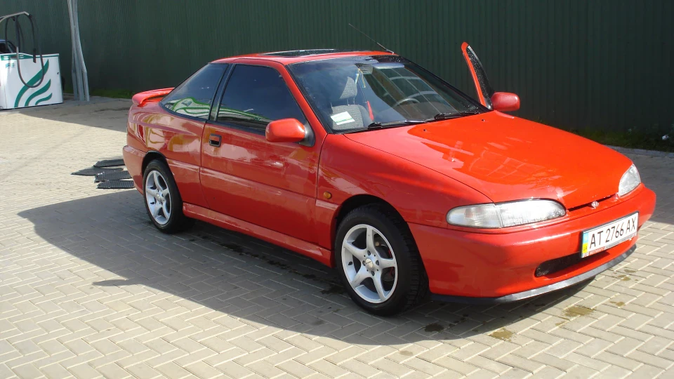 Hyundai Scoupe mini Ferrari 2