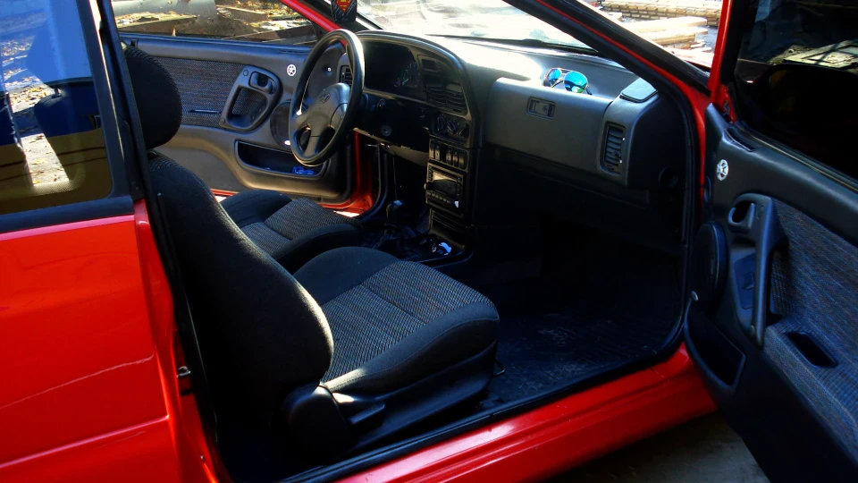 Hyundai Scoupe mini Ferrari 4
