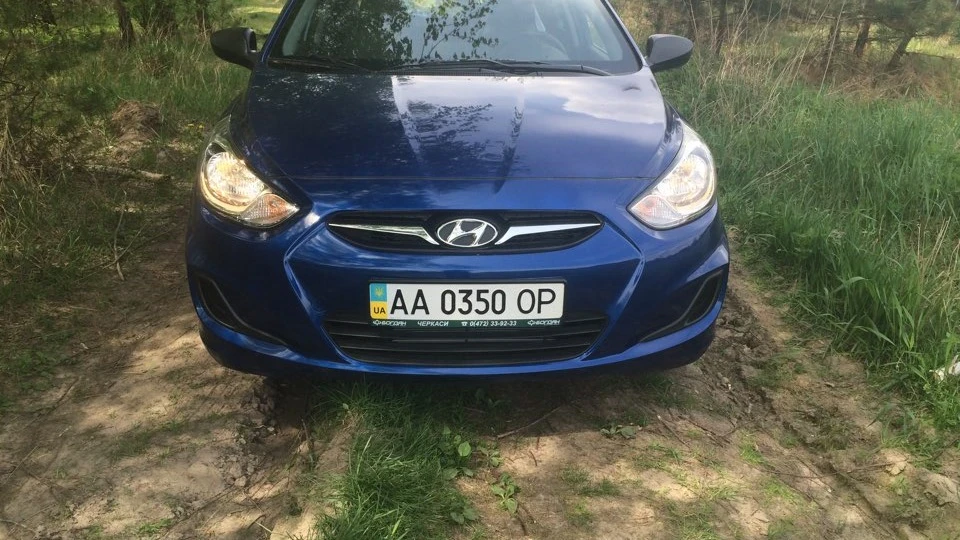 Hyundai Solaris Синій егоїст 2