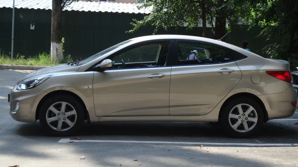 Hyundai Solaris Сонячний заєць
