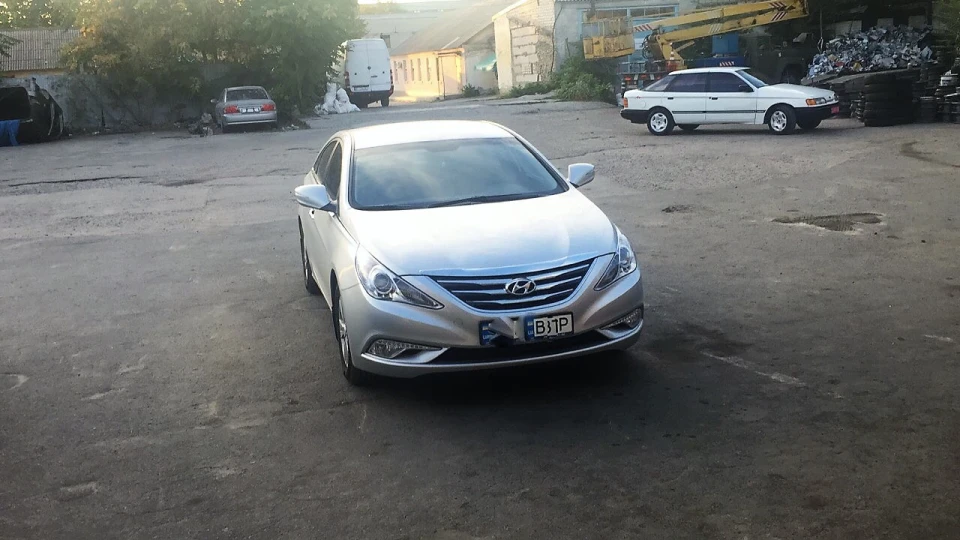 Hyundai Sonata 2