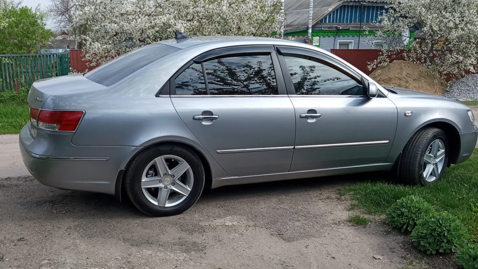Hyundai Sonata 2