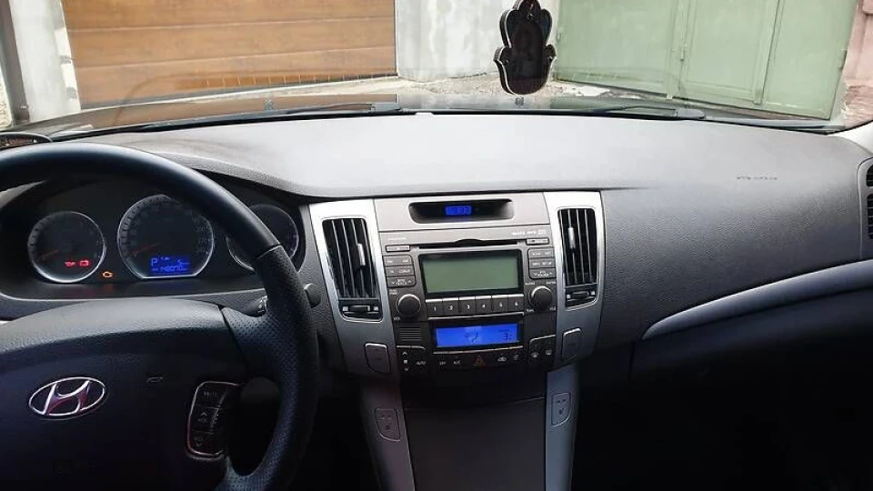 Hyundai Sonata 2