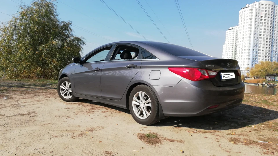 Hyundai Sonata 2