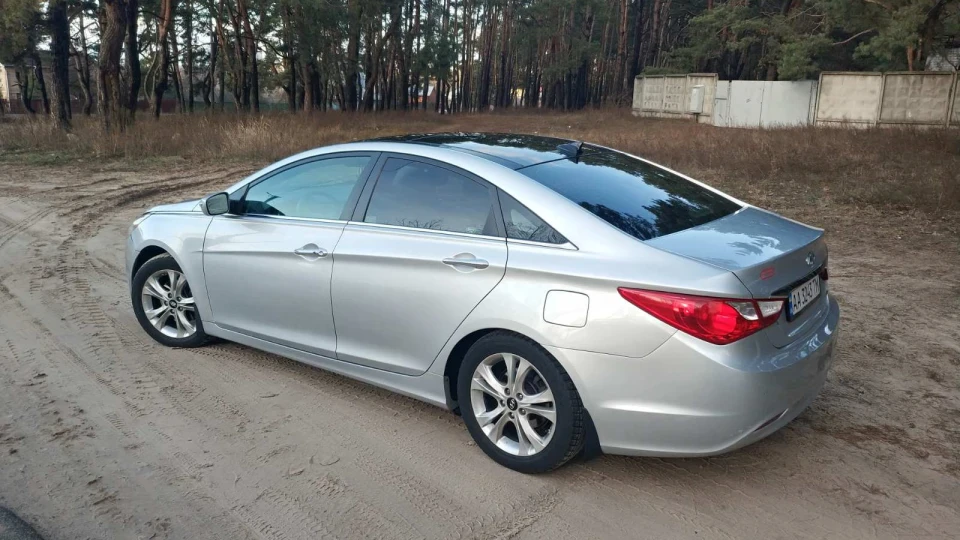 Hyundai Sonata 2