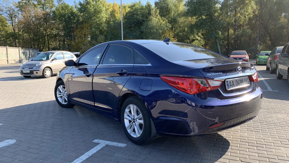 Hyundai Sonata 2