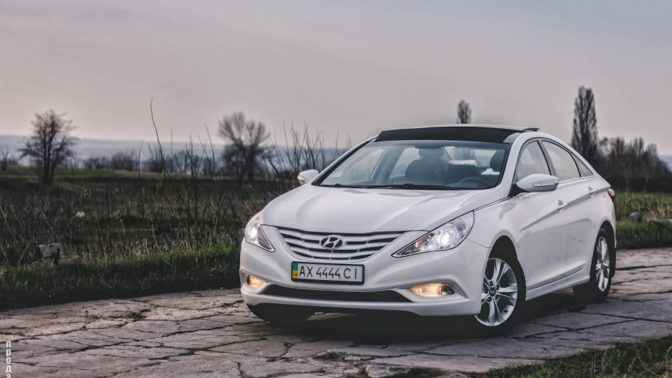 Hyundai Sonata 2