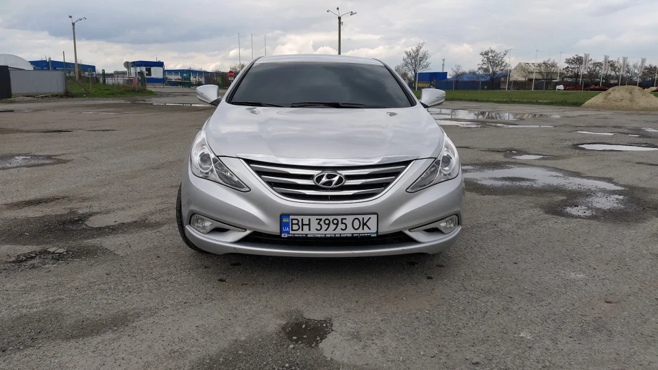 Hyundai Sonata 2