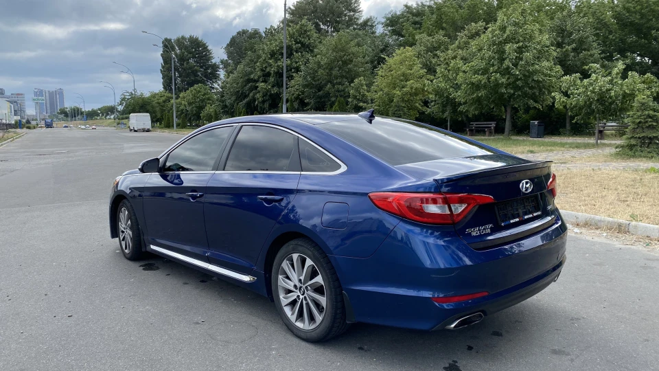 Hyundai Sonata 2