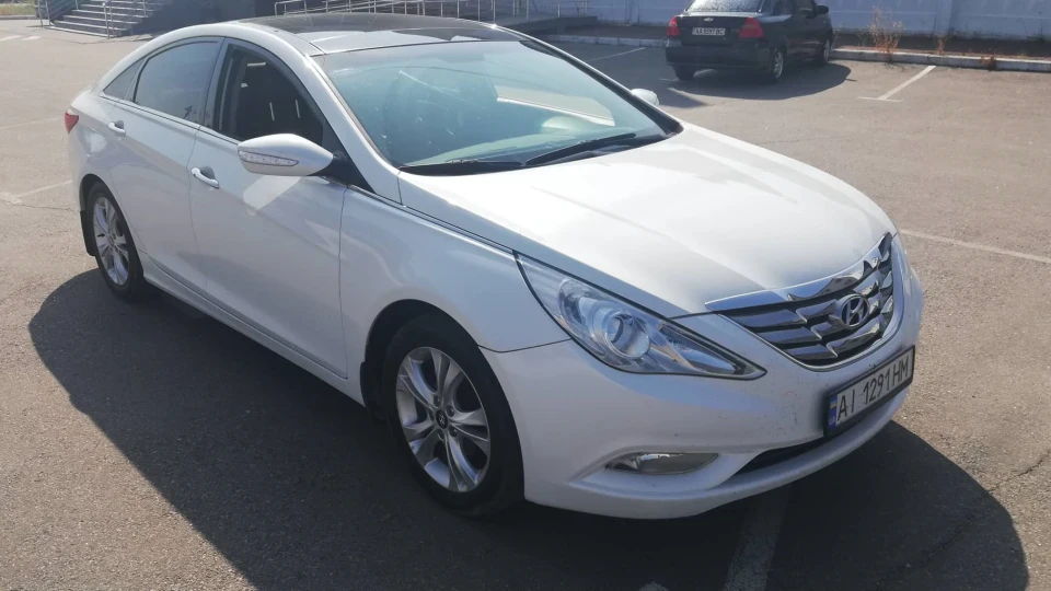 Hyundai Sonata 2