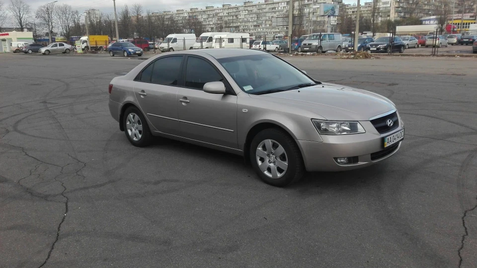 Hyundai Sonata 4