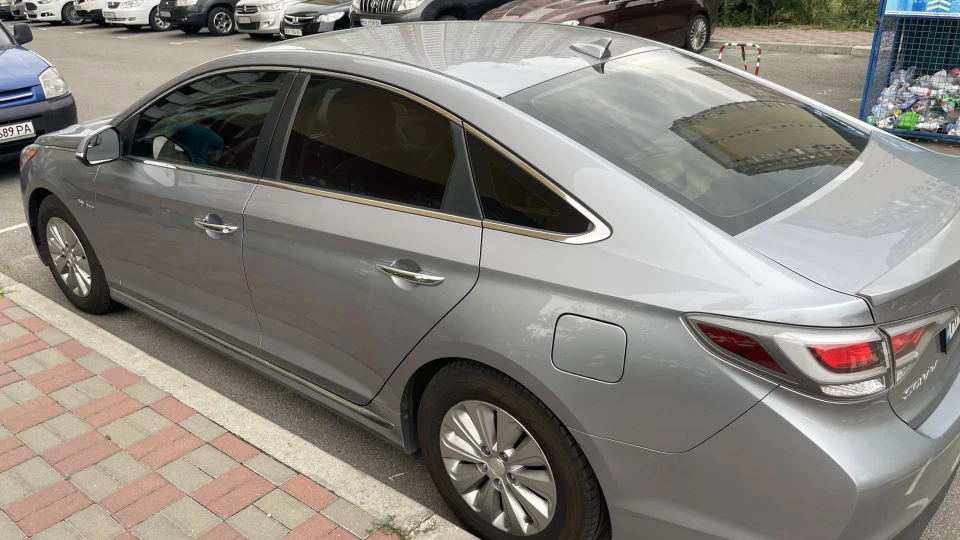 Hyundai Sonata 2