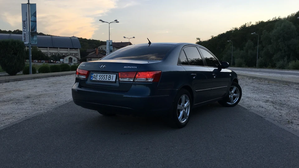 Hyundai Sonata 2.0 165 л.с. Executive 4