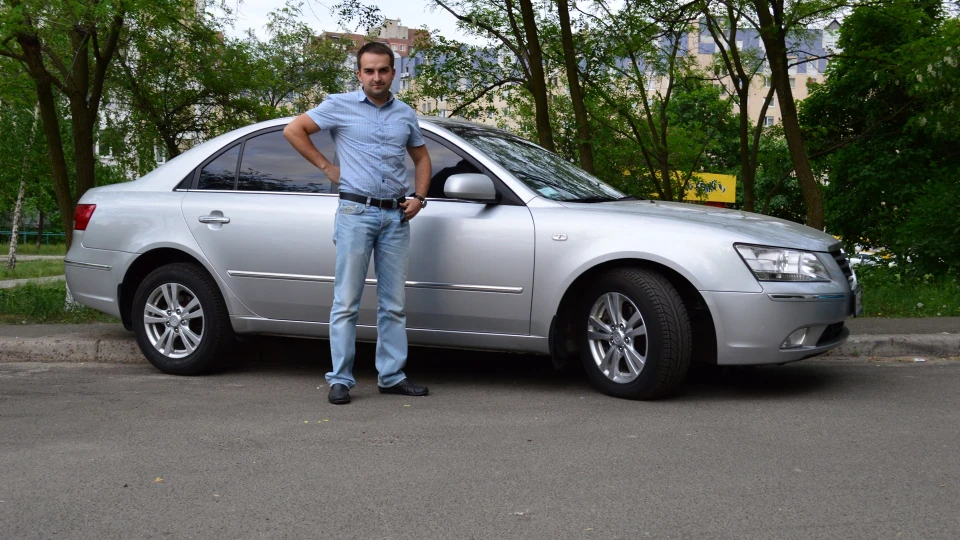 Hyundai Sonata 2.0 чорнокрих)))