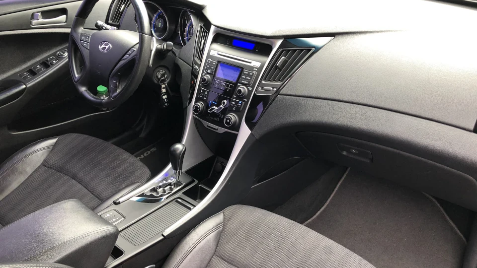Hyundai Sonata 2.0 Executive 3