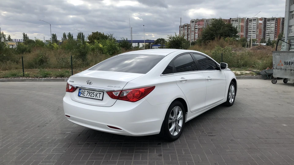 Hyundai Sonata 2.0 Executive 5