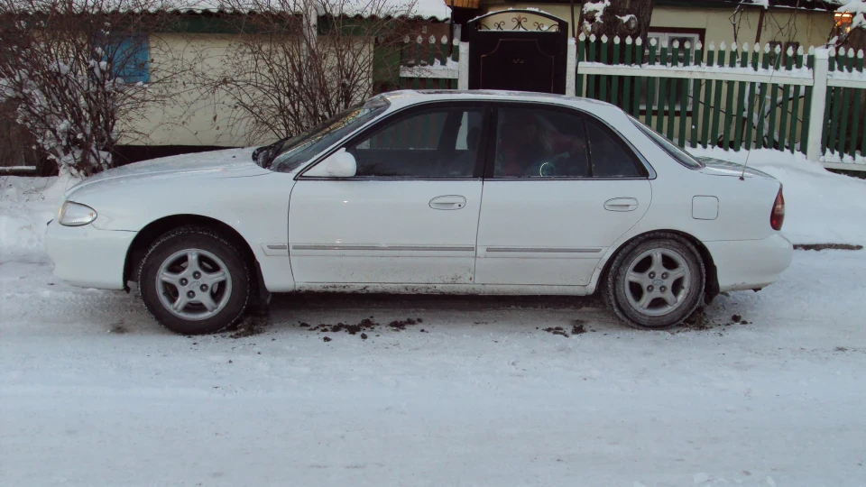 Hyundai Sonata 2.0 GLS 4