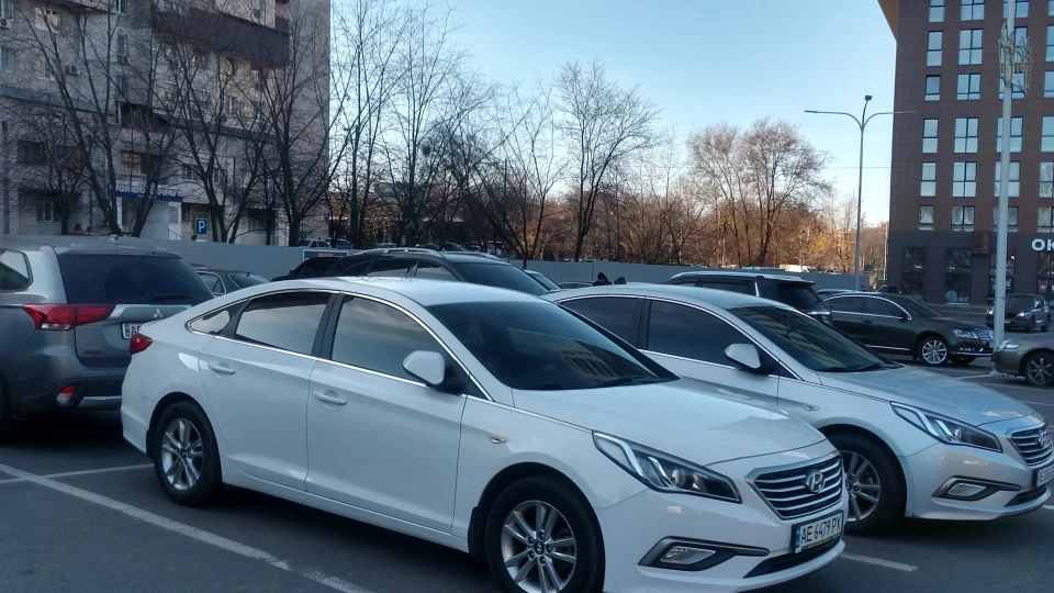 Hyundai Sonata Білосніжка