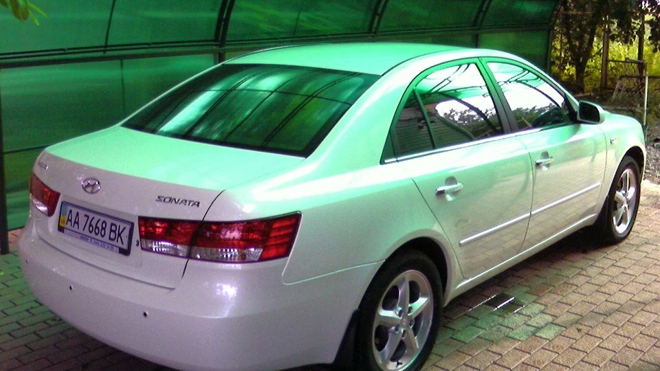 Hyundai Sonata Білий лебідь