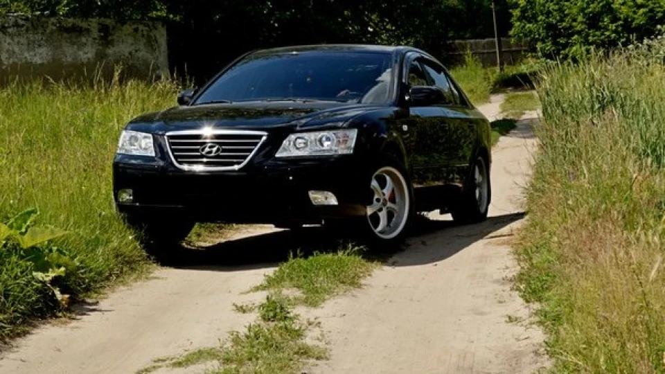 Hyundai Sonata чорна 3