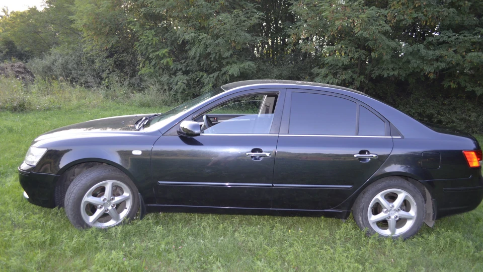 Hyundai Sonata Чорний 2.0 бензин 3