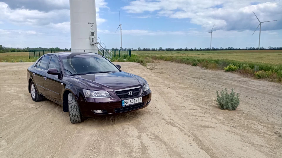Hyundai Sonata Червона 5