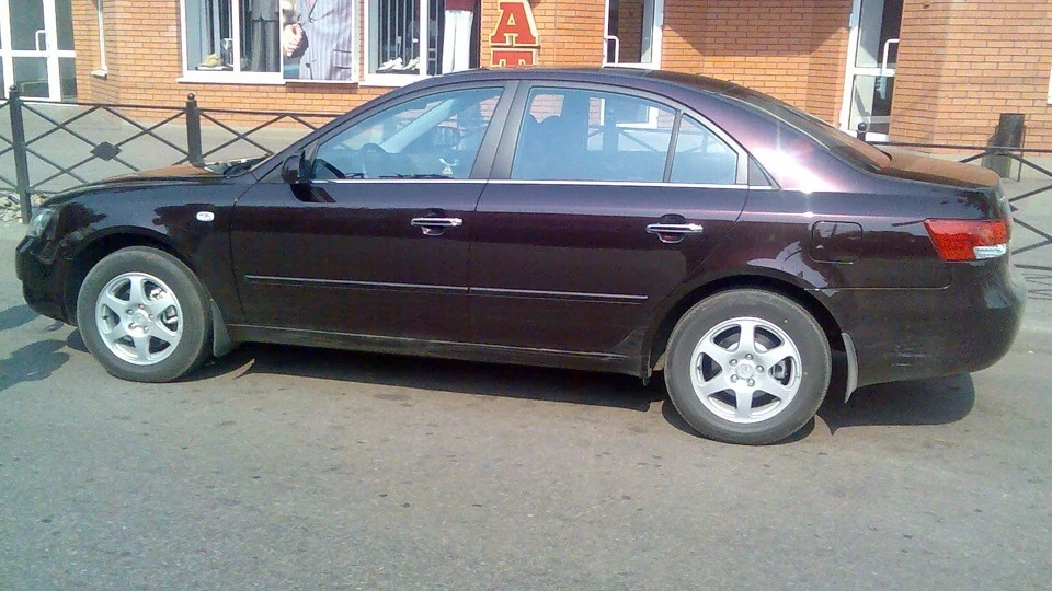 Hyundai Sonata claret metaface 2