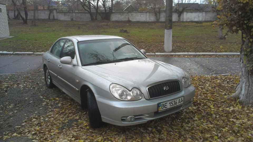 Hyundai Sonata GLS 3