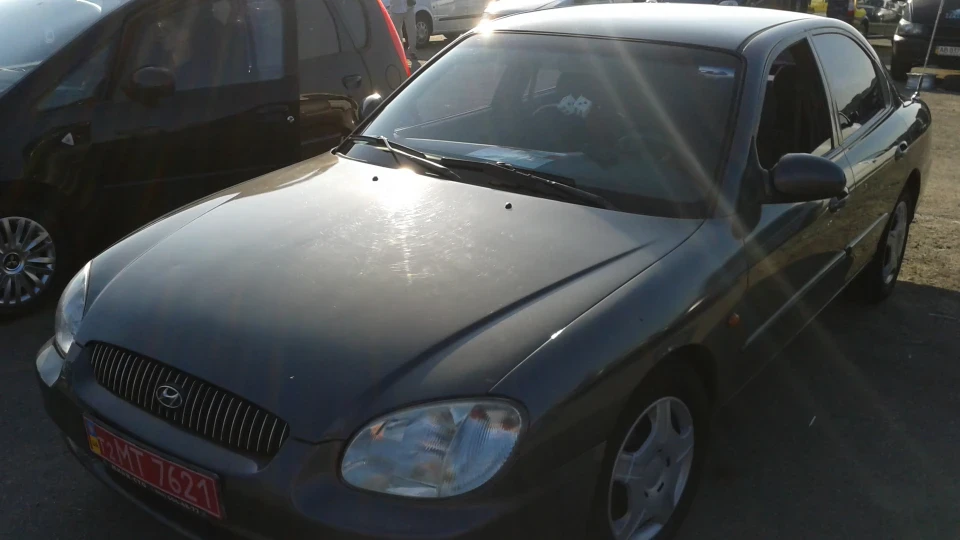 Hyundai Sonata Мокрий асфальт 3