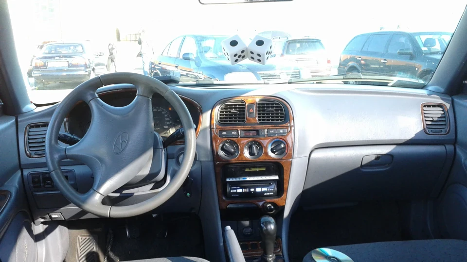 Hyundai Sonata Мокрий асфальт 5