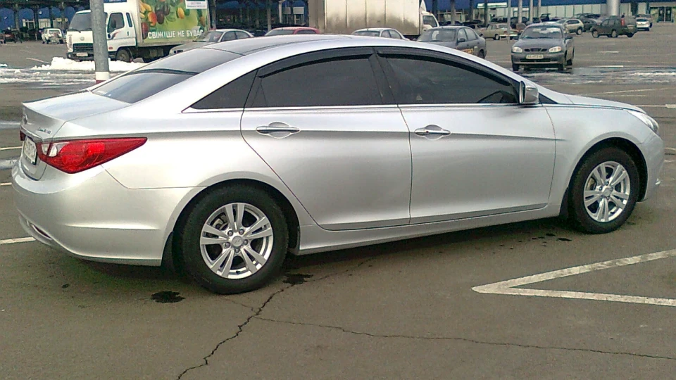 Hyundai Sonata Притягуюча погляди 2