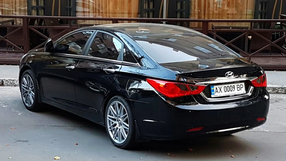 Hyundai Sonata R19 3